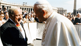 Hermann+Gmeiner+mit+Papst+Johannes+Paul+II.